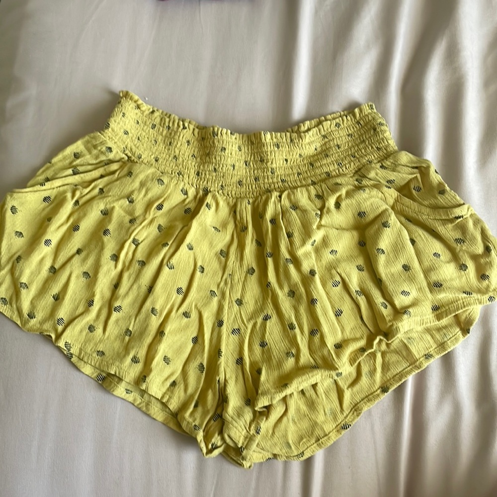 Billabong yellow flowy shorts